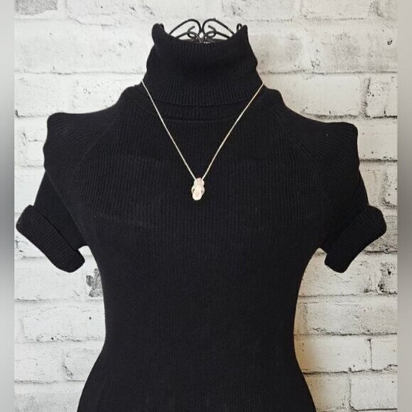 Pink Ribbon Breast Cancer Awareness Flip Flop Pendant Necklace Silvertone - Picture 1 of 7